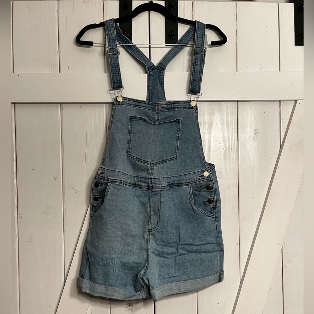Stretchy short overalls